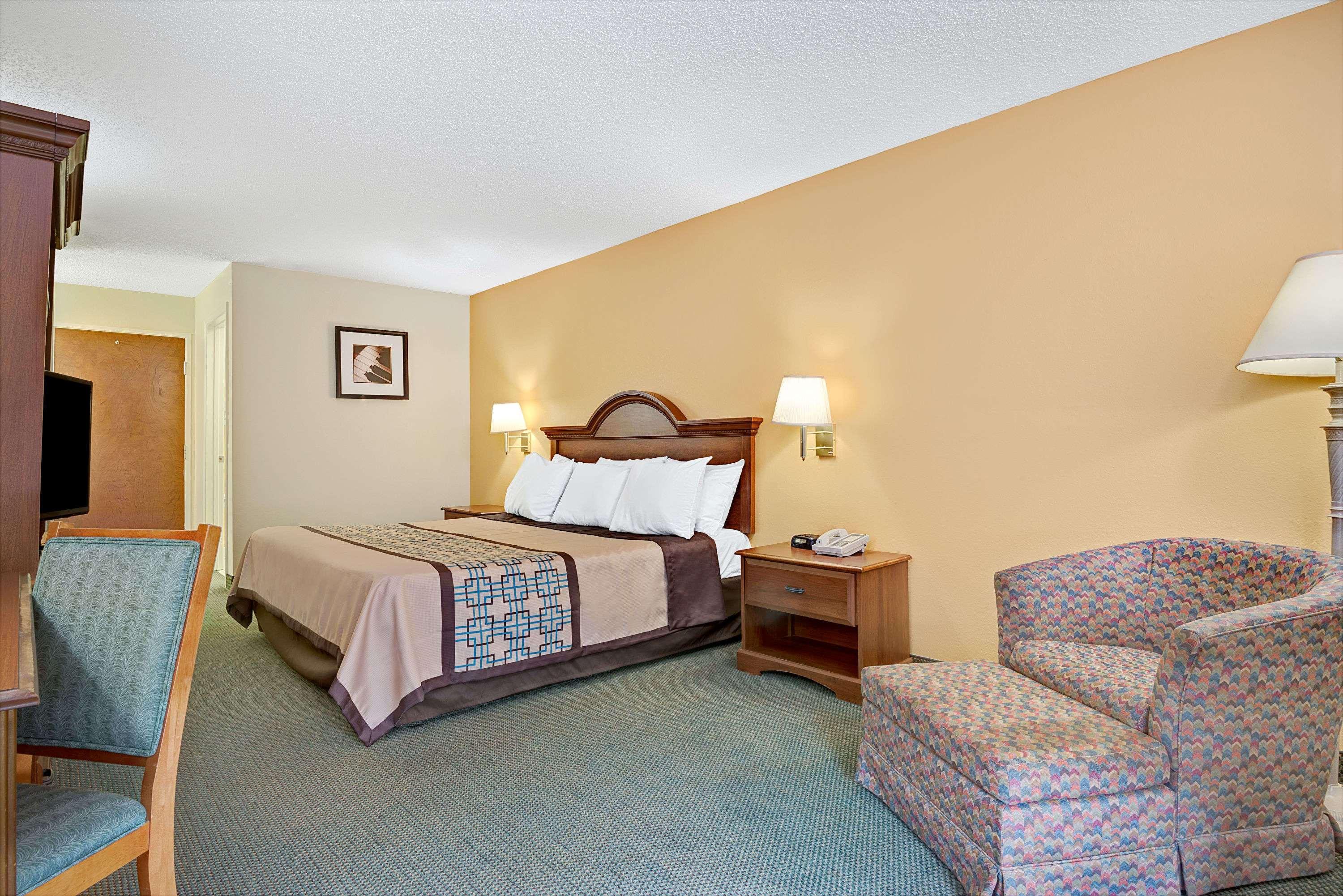 Days Inn By Wyndham Burlington East Haw River Exterior foto