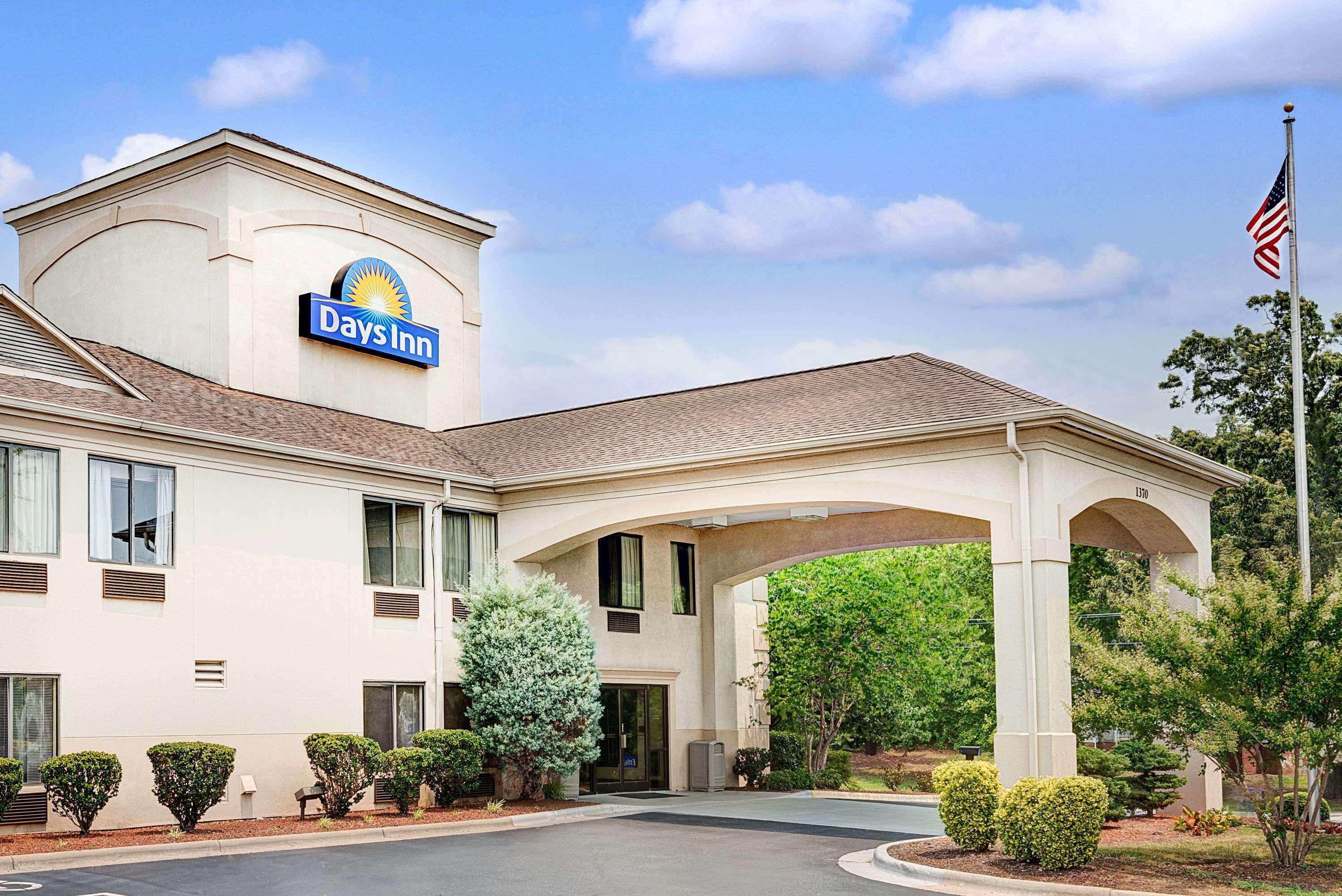 Days Inn By Wyndham Burlington East Haw River Exterior foto