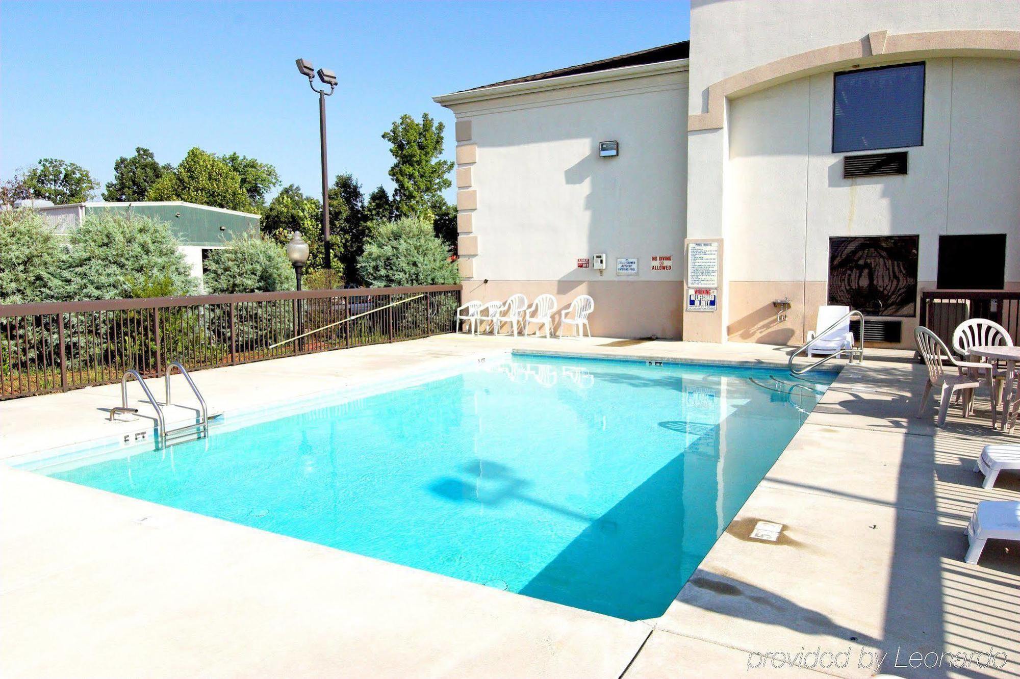 Days Inn By Wyndham Burlington East Haw River Facilidades foto